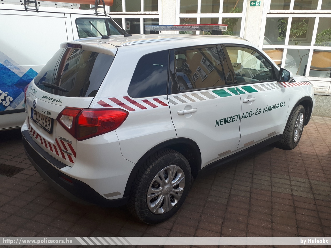 Suzuki Vitara, Nemzeti Adó- és Vámhivatal, fotó: Huleaks
Keywords: vám magyar Magyarország NAV VPOP pénzügyőrség Hungary hungarian customs PUA-459