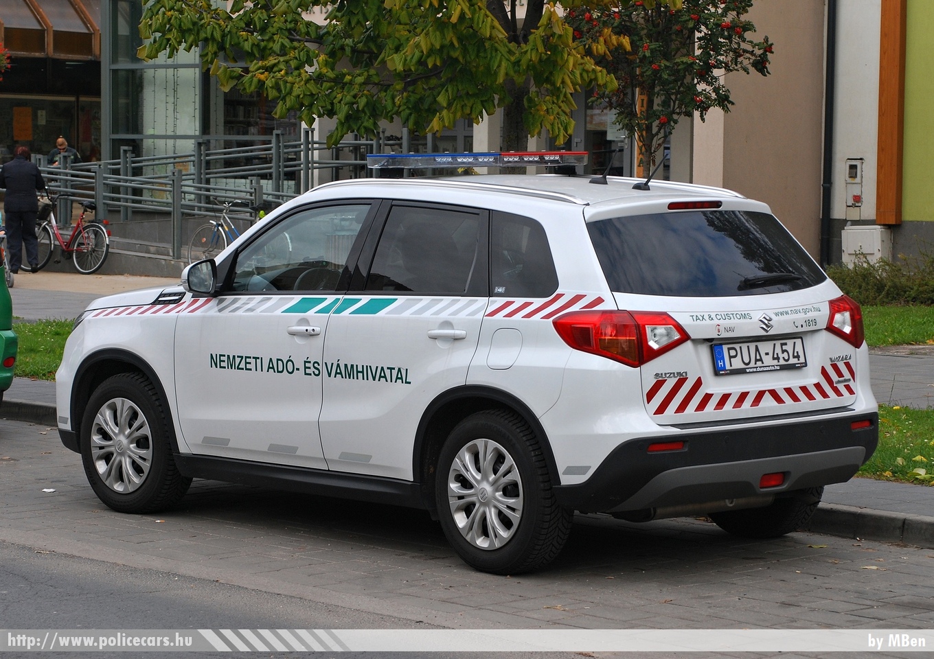 Suzuki Vitara, Nemzeti Adó- és Vámhivatal, fotó: MBen
Keywords: vám magyar Magyarország NAV VPOP pénzügyőrség Hungary hungarian customs PUA-454
