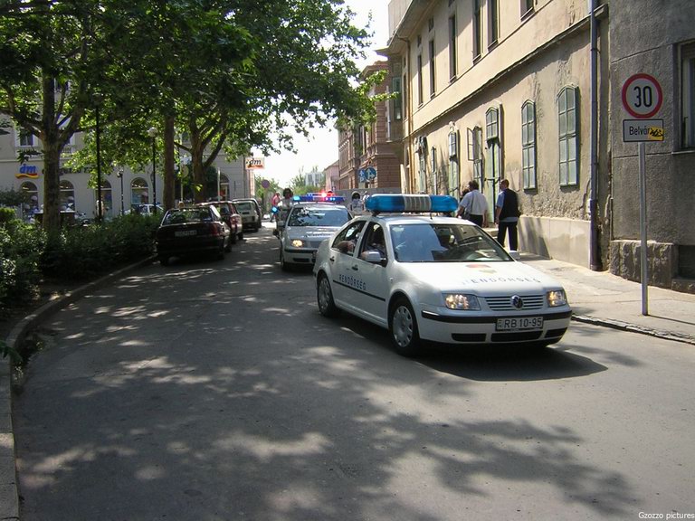 Volkswagen Bora 1.6 16V, fotó: Kinguc
Keywords: rendőrség rendőr rendőrautó magyar Magyarország RB10-95