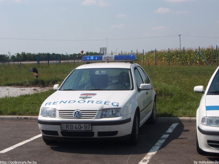 Volkswagen Bora, fotó: mátyáskirály
Keywords: rendőrség rendőr rendőrautó magyar Magyarország RB40-97