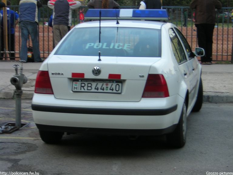 Volkswagen Bora, fotó: Gzozzo pictures
Keywords: rendőrség rendőr rendőrautó magyar Magyarország RB44-40