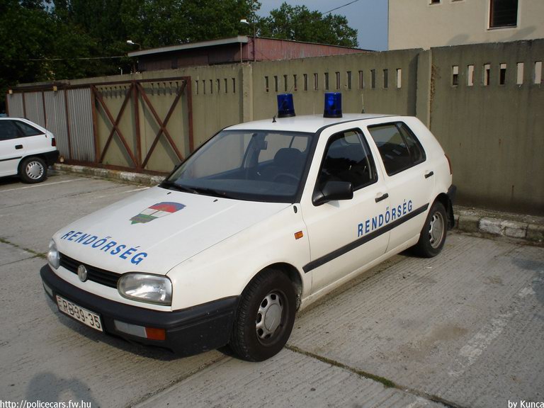Volkswagen Golf III, fotó: Kunca
Keywords: rendőrség rendőr rendőrautó magyar Magyarország RB39-35