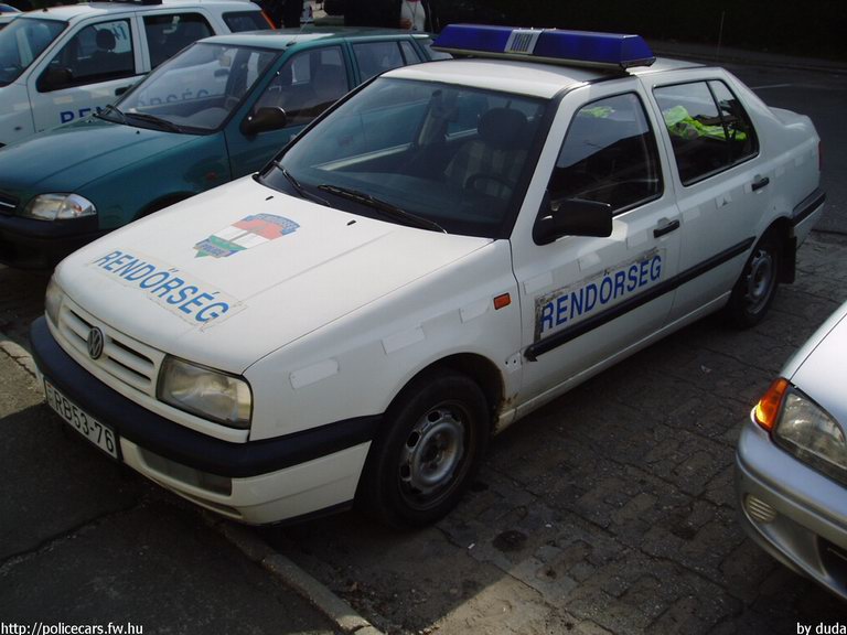 Volkswagen Vento, fotó: duda
Keywords: rendőrség rendőr rendőrautó magyar Magyarország RB53-76