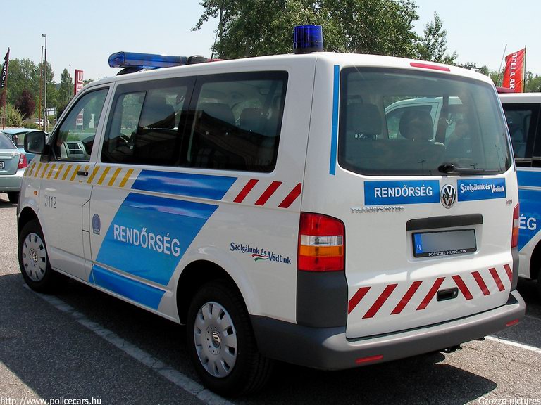 Volkswagen Transporter T5, fotó: Gzozzo pictures
Keywords: rendőrség rendőr rendőrautó magyar Magyarország 