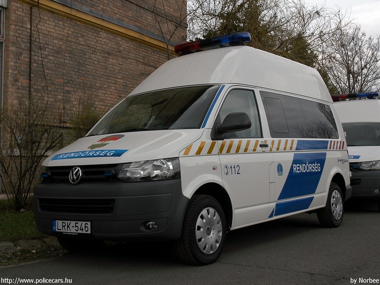 Volkswagen Transporter T5, fotó: Norbee
Keywords: rendőrség rendőr rendőrautó magyar Magyarország LRK-546