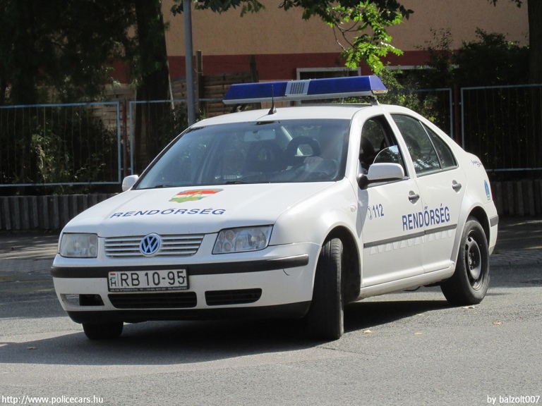 Volkswagen Bora 1.6 16V, fotó: balzolt007
Keywords: rendőrség rendőr rendőrautó magyar Magyarország RB10-95