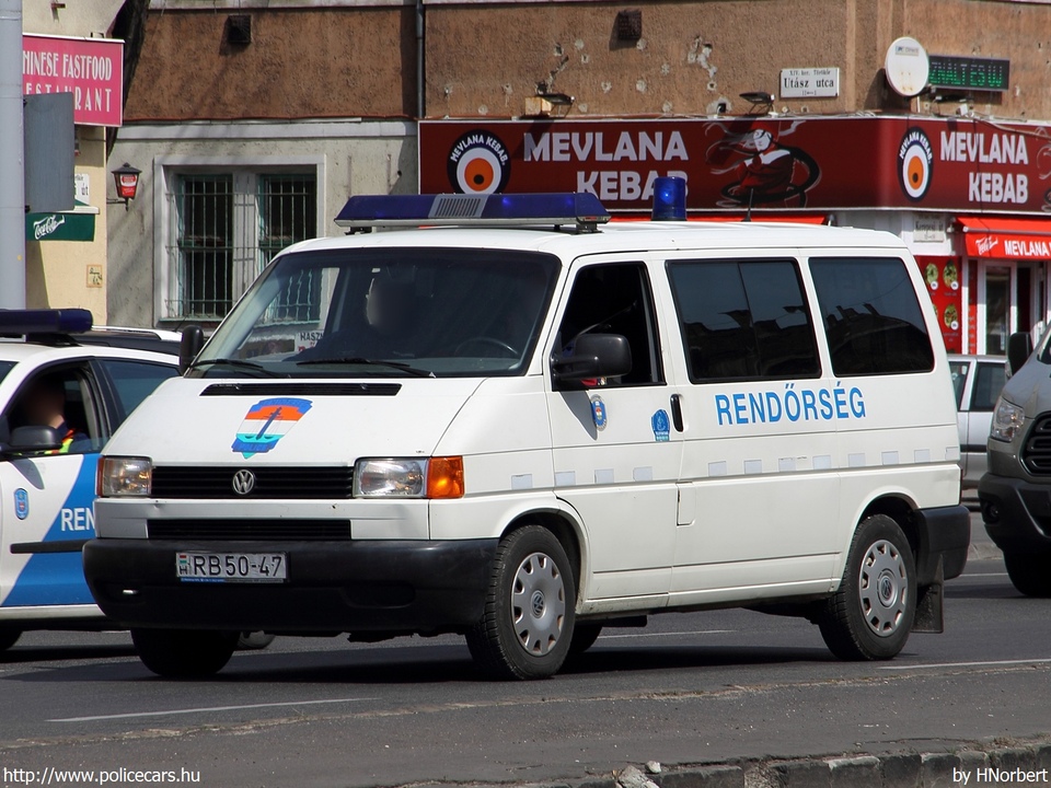 Volkswagen Transporter T4, fotó: HNorbert
Keywords: rendőrautó rendőrség rendőr magyar Magyarország RB50-47 police hungarian Hungary