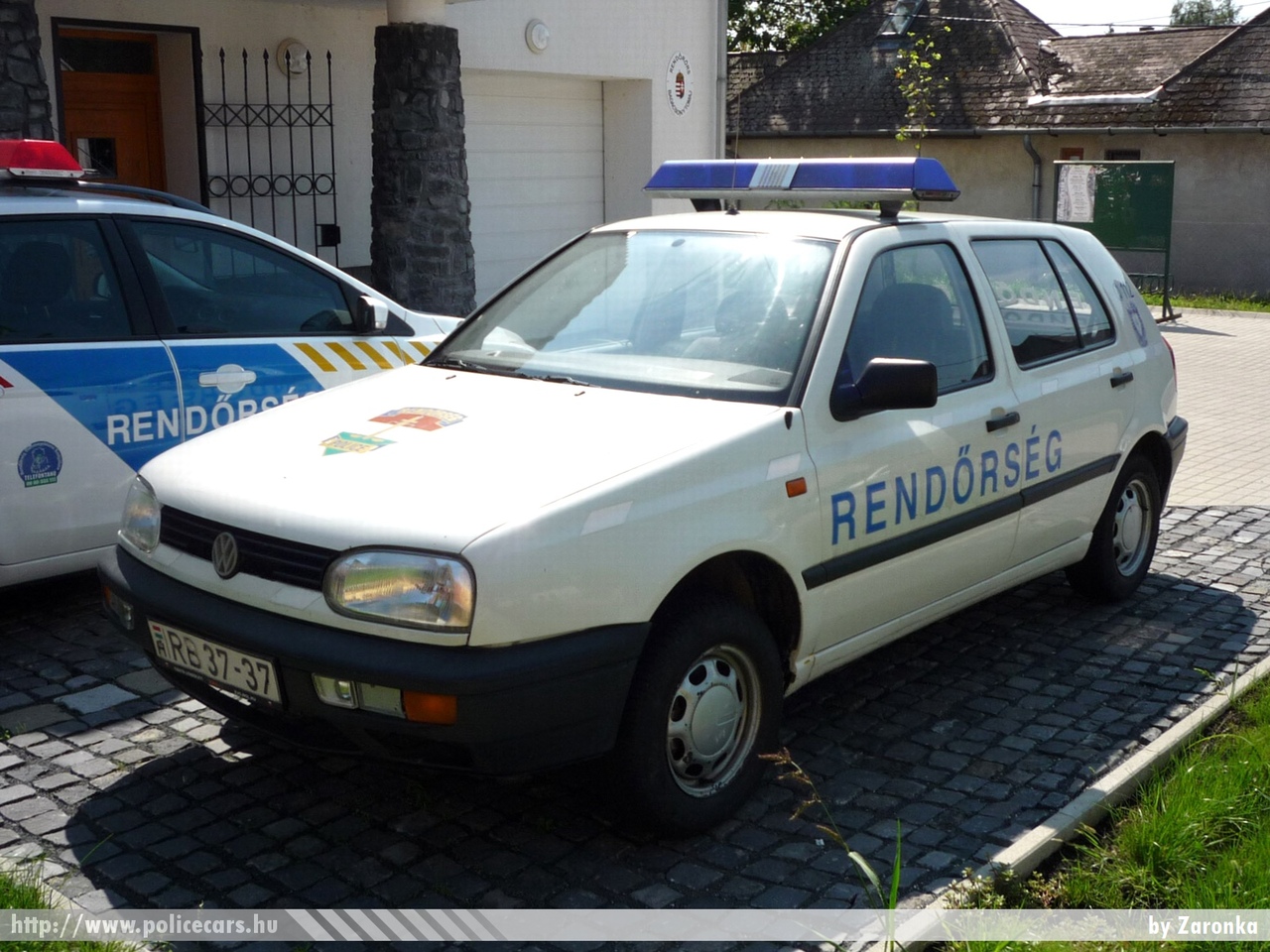 Volkswagen Golf III, fotó: Zaronka
Keywords: rendőr rendőrautó rendőrség magyar Magyarország RB37-37