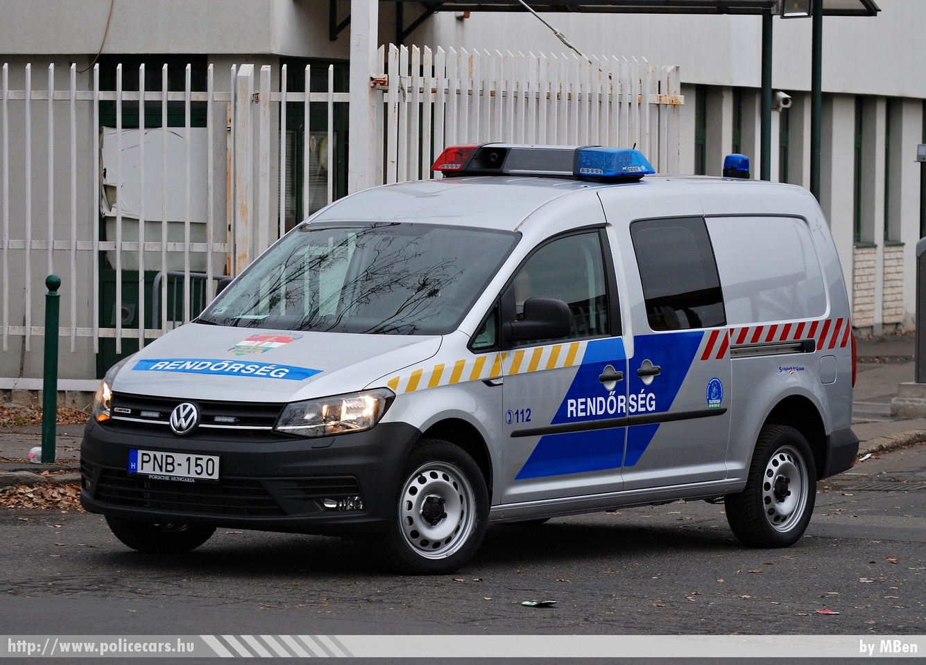 Volkswagen Caddy TDI 4Motion, fotó: MBen

Keywords: PNB-150 rendőr rendőrautó rendőrség magyar Magyarország   Hungary hungarian police policecar készenléti 