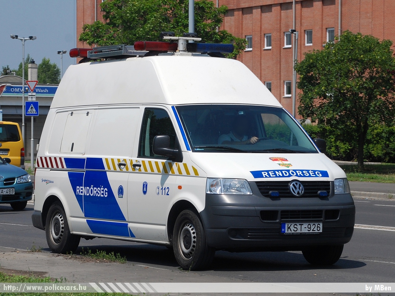 Volkswagen Transporter T5, fotó: MBen
Keywords: rendőr rendőrautó rendőrség magyar Magyarország police policecar Hungary hungarian KST-926