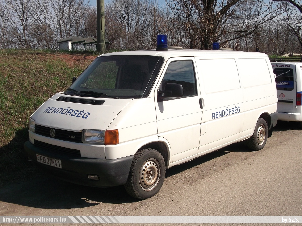 Volkswagen Transporter T4, fotó: Sz.S.
Keywords: rendőr rendőrautó rendőrség magyar Magyarország police policecar Hungary hungarian RB37-41