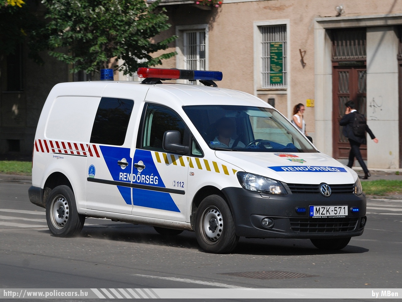 Volkswagen Caddy Maxi 2.0 TDI 4Motion, fotó: MBen
Keywords: rendőr rendőrautó rendőrség magyar Magyarország police policecar Hungary hungarian MZK-571