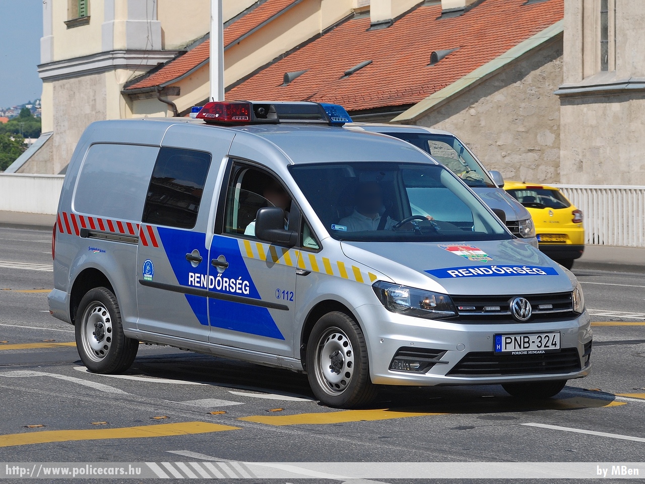 Volkswagen Caddy Maxi 2.0 TDI 4Motion, fotó: MBen
Keywords: rendőr rendőrautó rendőrség magyar Magyarország police policecar Hungary hungarian PNB-324