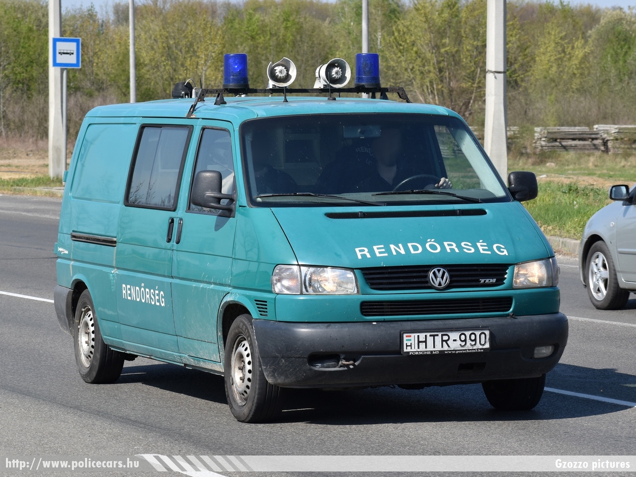 Volkswagen Transporter T4, fotó: Gzozzo pictures
Keywords: rendőr rendőrautó rendőrség magyar Magyarország police policecar Hungary hungarian HTR-990
