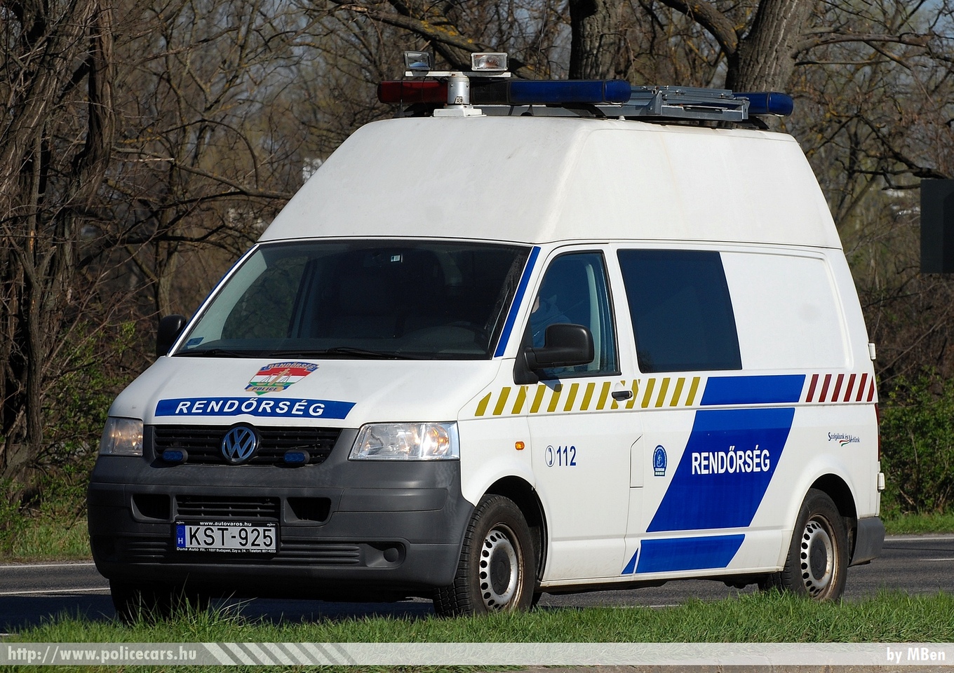 Volkswagen Transporter T5, fotó: MBen
Keywords: rendőr rendőrautó rendőrség magyar Magyarország police policecar Hungary hungarian KST-925