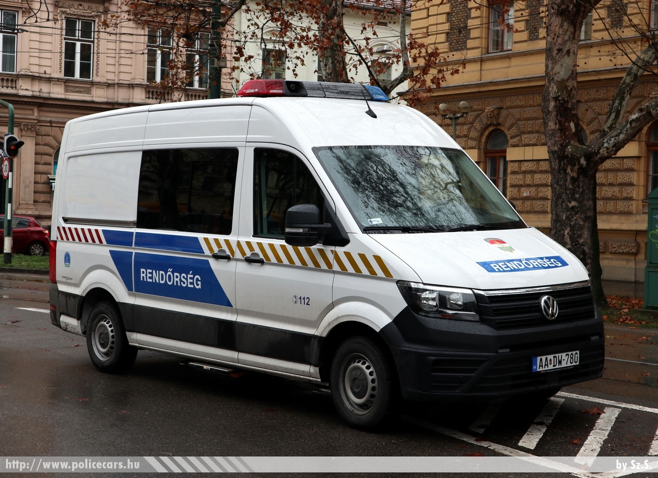 Volkswagen Crafter, fotó: Sz.S.
Keywords: rendőr rendőrautó rendőrség magyar Magyarország Hungary hungarian police policecar AADW-780