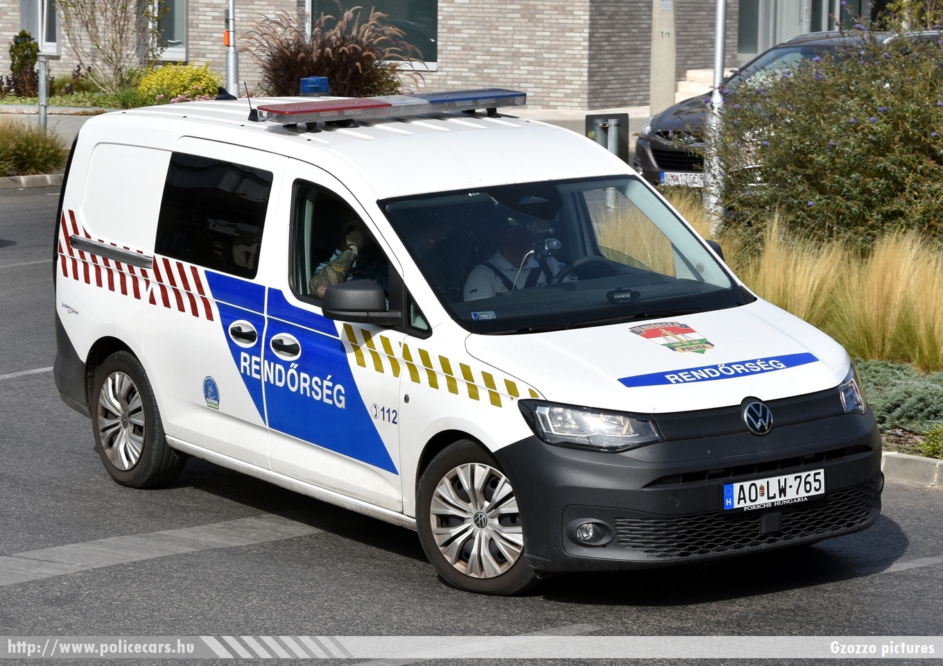 Volkswagen Caddy, fotó: Gzozzo pictures
Keywords: rendőr rendőrautó rendőrség magyar Magyarország Hungary hungarian police policecar AOLW-765