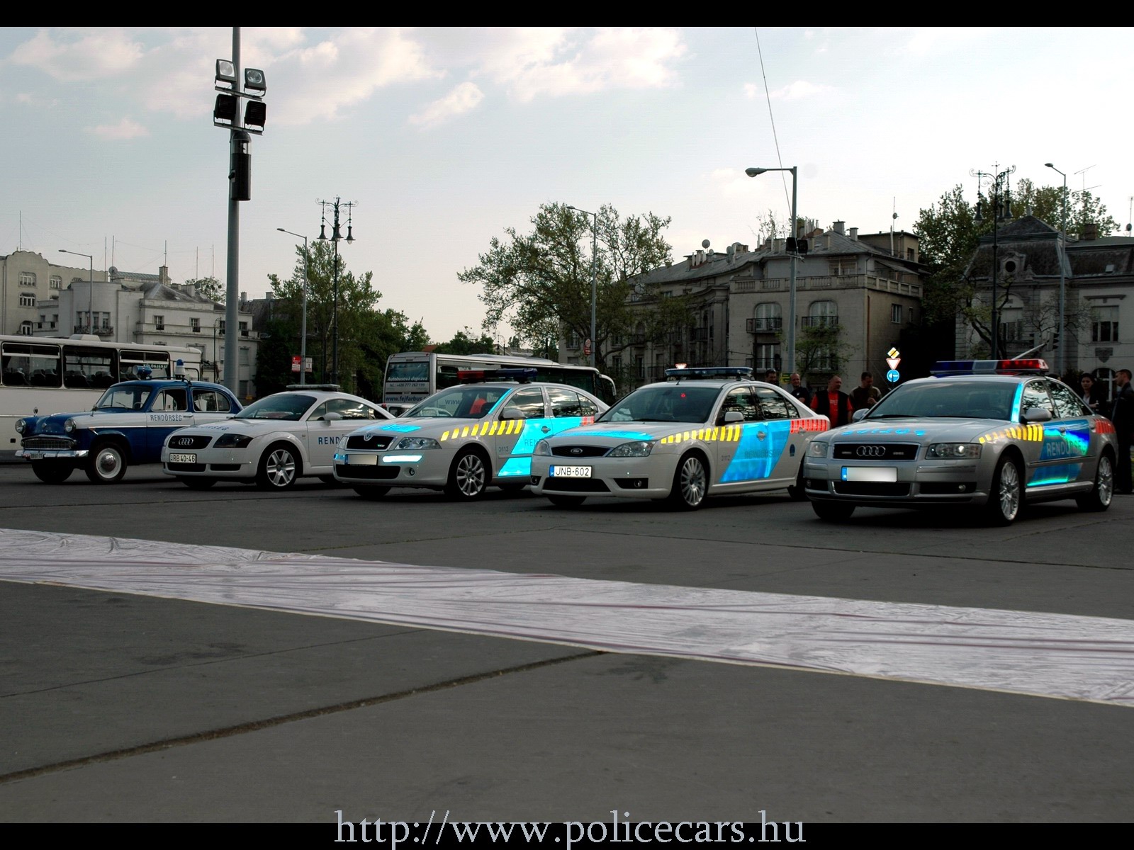 Audi A8, Ford Mondeo ST, Skoda Octavia II RS, Audi TT, Moszkvics 407, fotó:
Keywords: hungarian Hungary magyar Magyarország rendőrautó rendőr police policecar