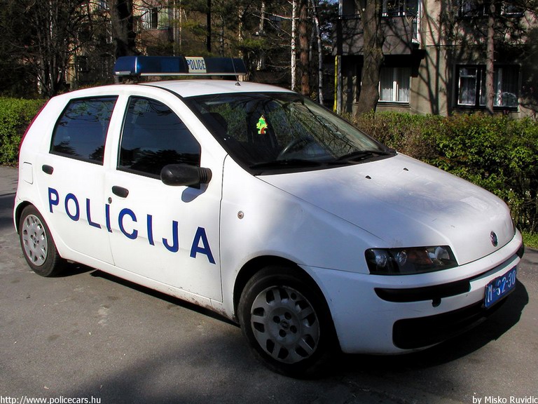 Fiat Punto, fotó: Misko Ruvidic
Keywords: Szerb szerbia rendőrautó rendőr rendőrség Serbia serbian police policecar