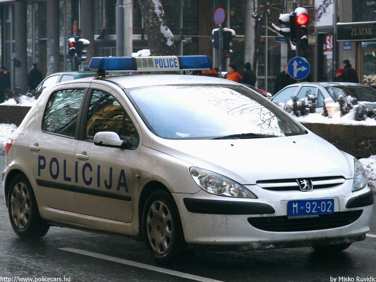 Peugeot 307, fotó: Misko Ruvidic
Keywords: Szerb szerbia rendőrautó rendőr rendőrség Serbia serbian police policecar