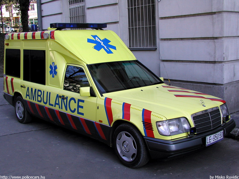 Mercedes E W124, fotó: Misko Ruvidic
Keywords: Szerb szerbia mentőautó mentő serbian Serbia ambulance