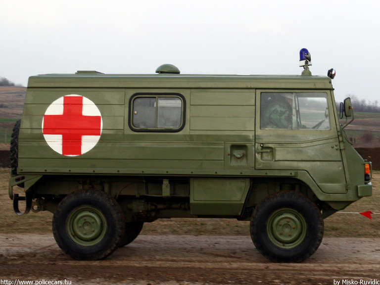 Steyr Puch Pinzgauer, fotó: Misko Ruvidic
Keywords: Szerb szerbia mentőautó mentő katonai Serbia serbian ambulance military
