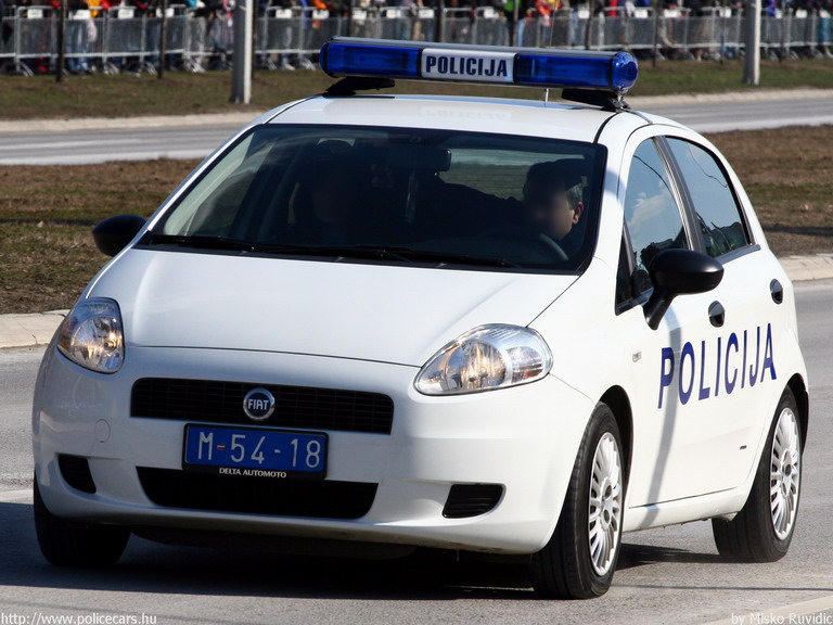 Fiat Grande Punto, fotó: Misko Ruvidic
Keywords: szerb Szerbia rendőrség rendőr rendőrautó Serbia serbian police policecar
