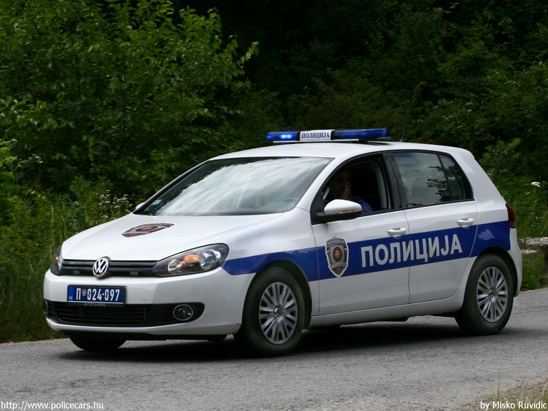 Volkswagen Golf VI, fotó: Misko Ruvidic
Keywords: Szerb szerbia rendőrautó rendőr rendőrség M024-097 Serbia serbian police policecar