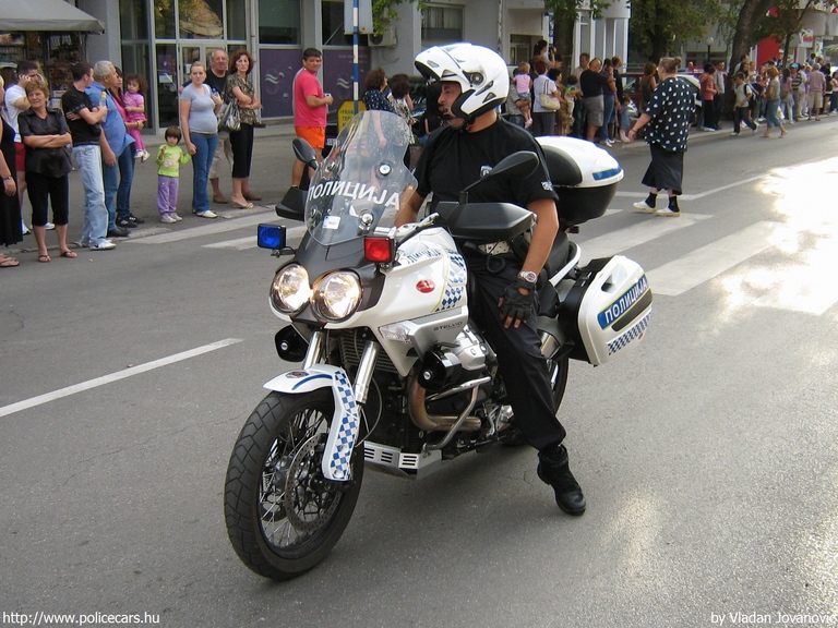 Moto Guzzi Stelvio 1200, fotó: Vladan Jovanovic
Keywords: szerb Szerbia rendőrség rendőr rendőrmotor Serbia serbian police policecar