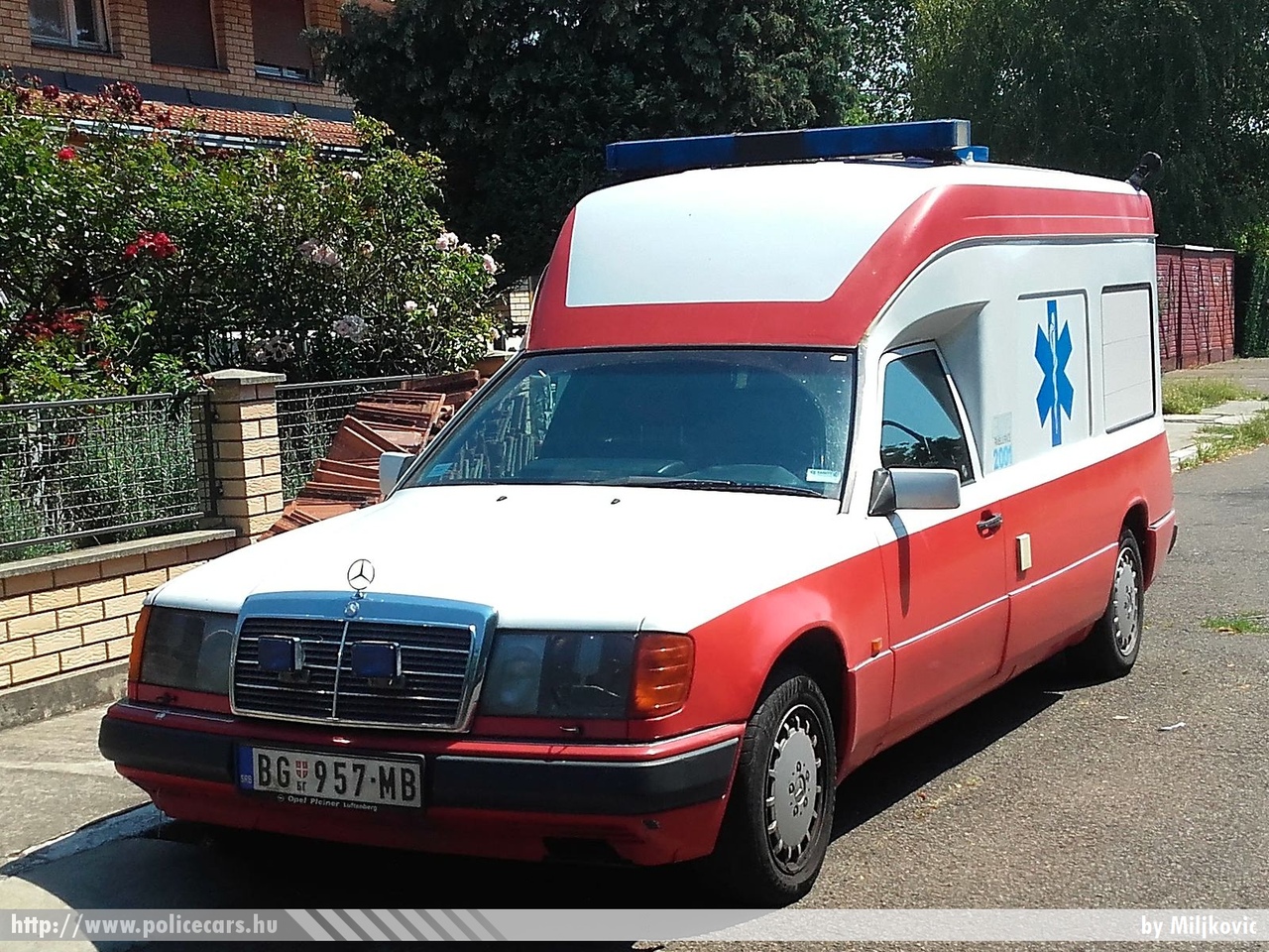 Mercedes-Benz Binz, fotó: Miljkovic
Keywords: szerb Szerbia mentő mentőautó Serbia serbian ambulance