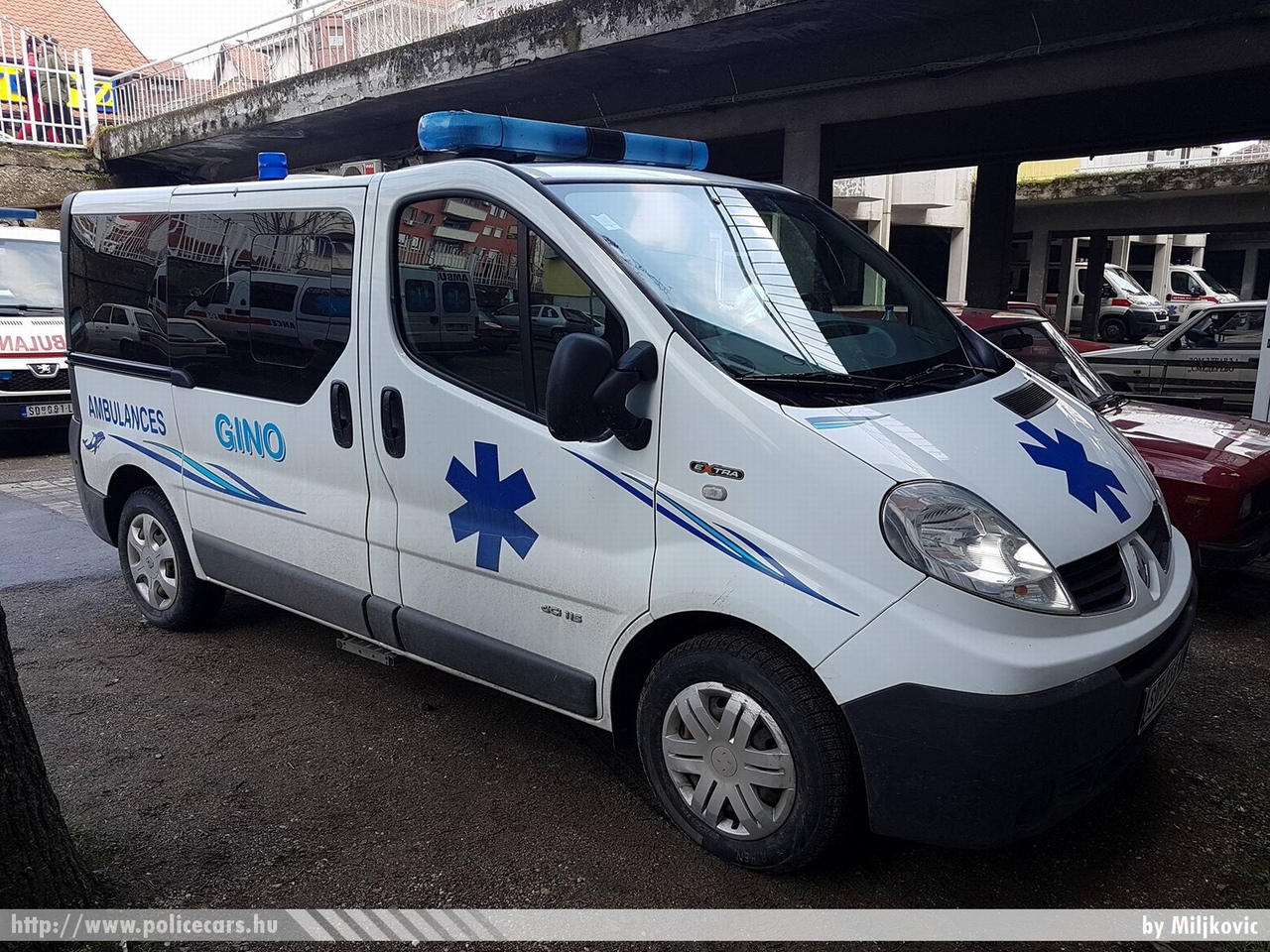 Renault Trafic, fotó: Miljkovic
Keywords: szerb Szerbia mentő mentőautó Serbia serbian ambulance