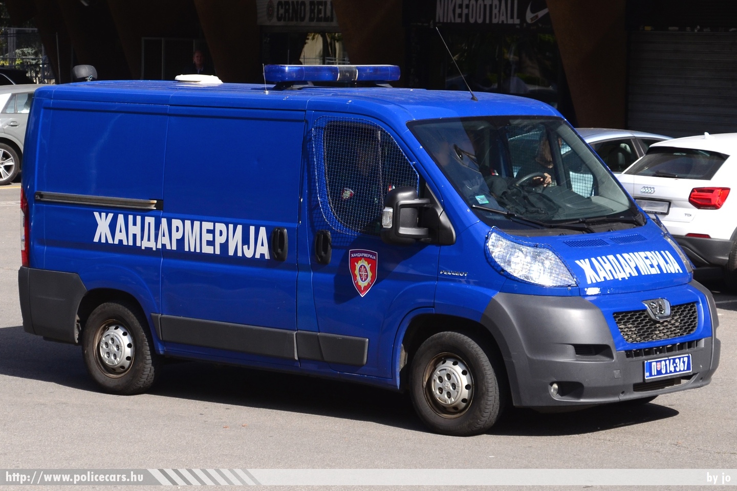 Peugeot Boxer, fotó: jo
Keywords: szerb Szerbia Serbia serbian rendőr rendőrautó rendőrség police policecar