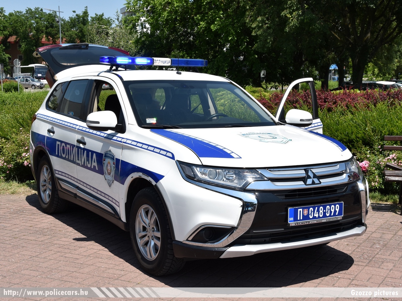 Mitsubishi Outlander, fotó: Gzozzo pictures
Keywords: szerb Szerbia rendőr rendőrautó rendőrség Serbia serbian police policecar