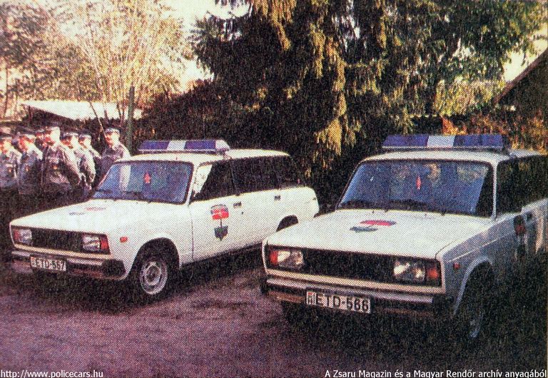 Lada 2104, A [url=http://www.zsaru.hu]Zsaru Magazin[/url], illetve elõdje, a Magyar Rendõr archív fotója
Keywords: rendőr rendőrautó rendőrség ETD-566 ETD-567