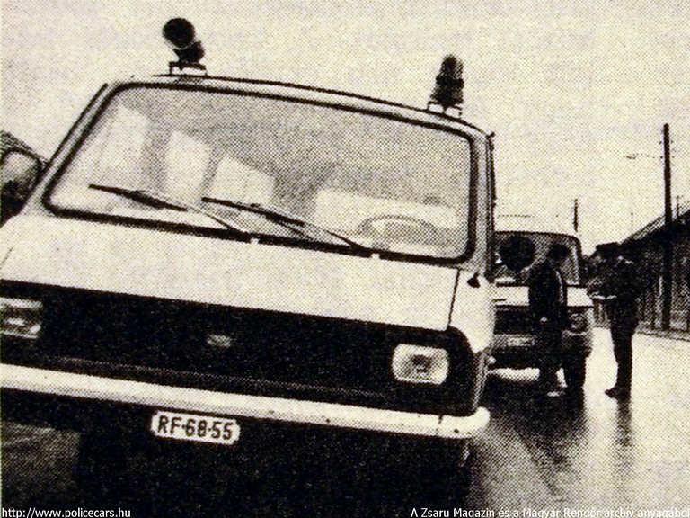 Latvija RAF 2203, A [url=http://www.zsaru.hu]Zsaru Magazin[/url], illetve elõdje, a Magyar Rendõr archív fotója
Keywords: rendőr rendőrautó rendőrség RF68-55
